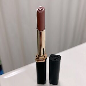 NWOB L’Oreal Paris Color Riche Lipstick in shade 108 Le Nude Rebellious